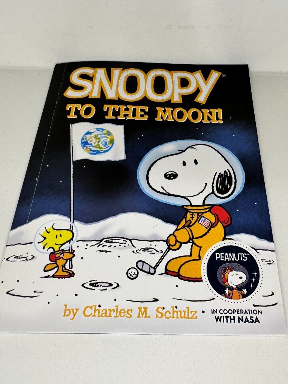 Snoopy To The Moon Little Book | McDonald’s Happy Meal Peanuts NASA